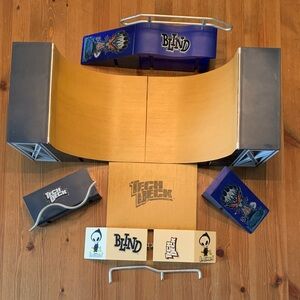 Tech Deck incomplete skate park